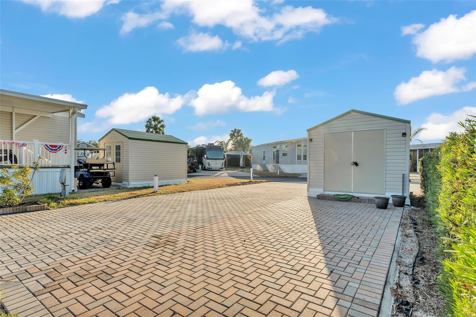 Image 17 of 19 For 16422 Sunshine Avenue