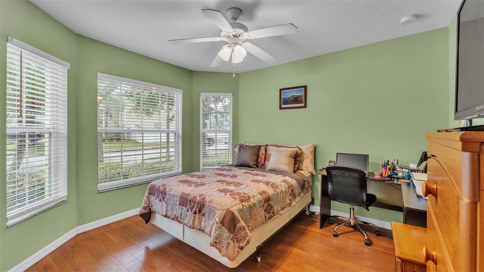Image 13 of 40 For 506 Henley Circle