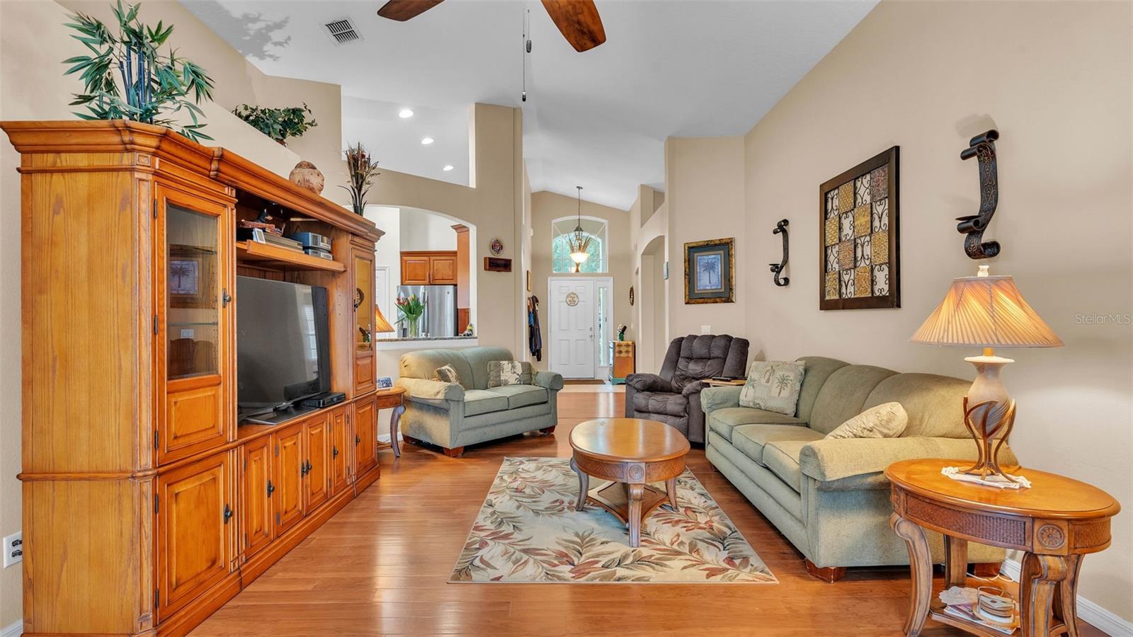 Image 17 of 40 For 506 Henley Circle