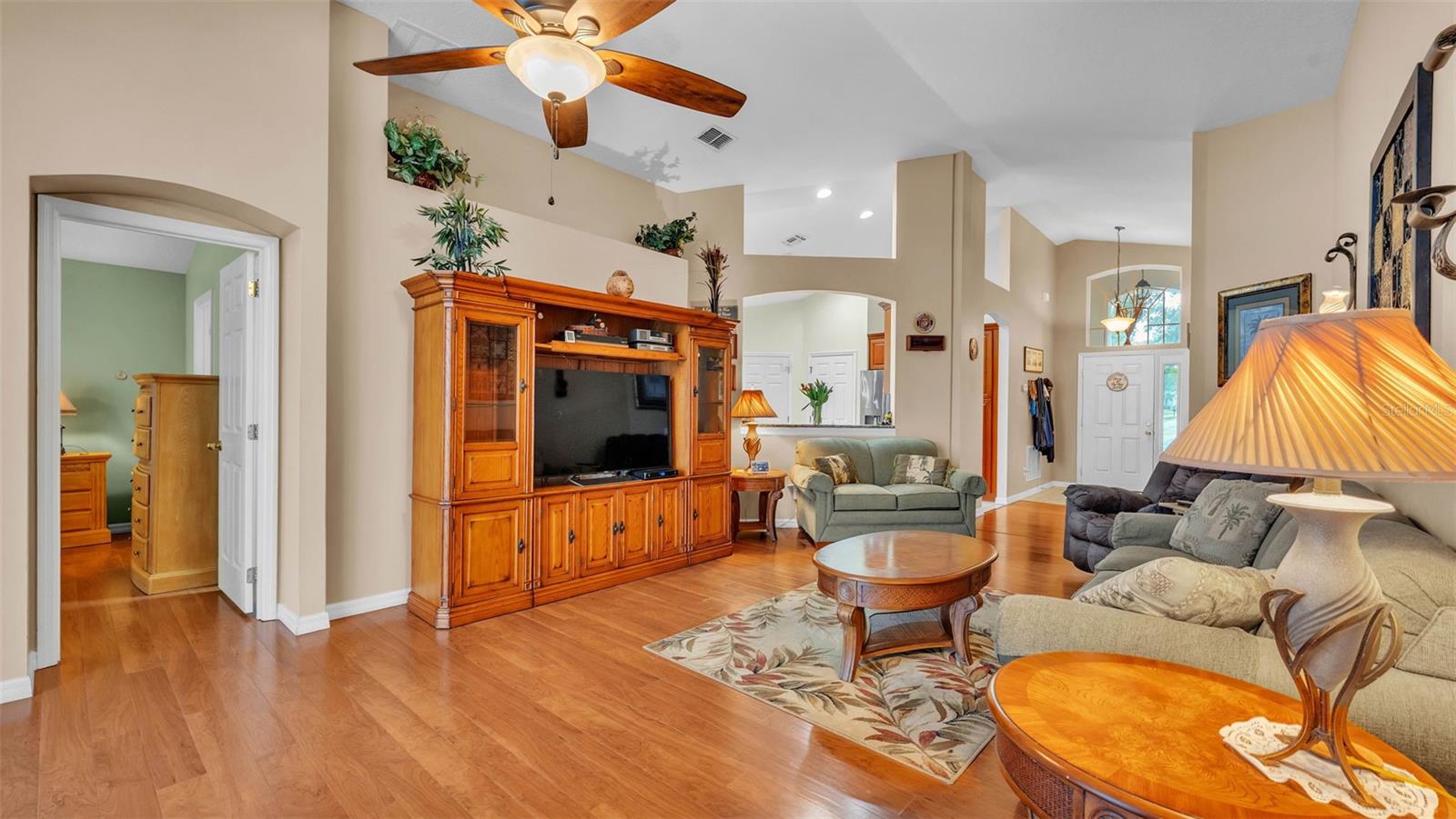 Image 18 of 40 For 506 Henley Circle