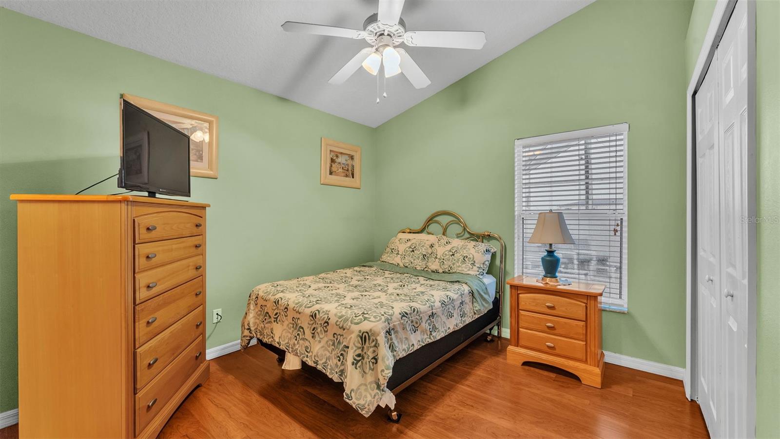 Image 27 of 40 For 506 Henley Circle