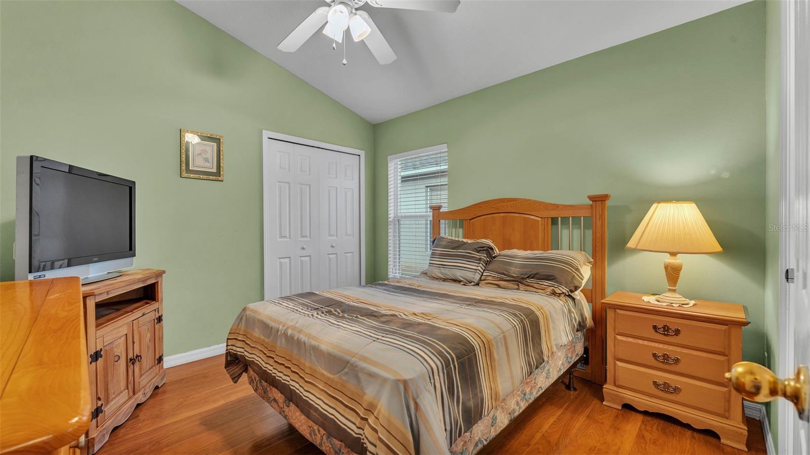 Image 32 of 40 For 506 Henley Circle