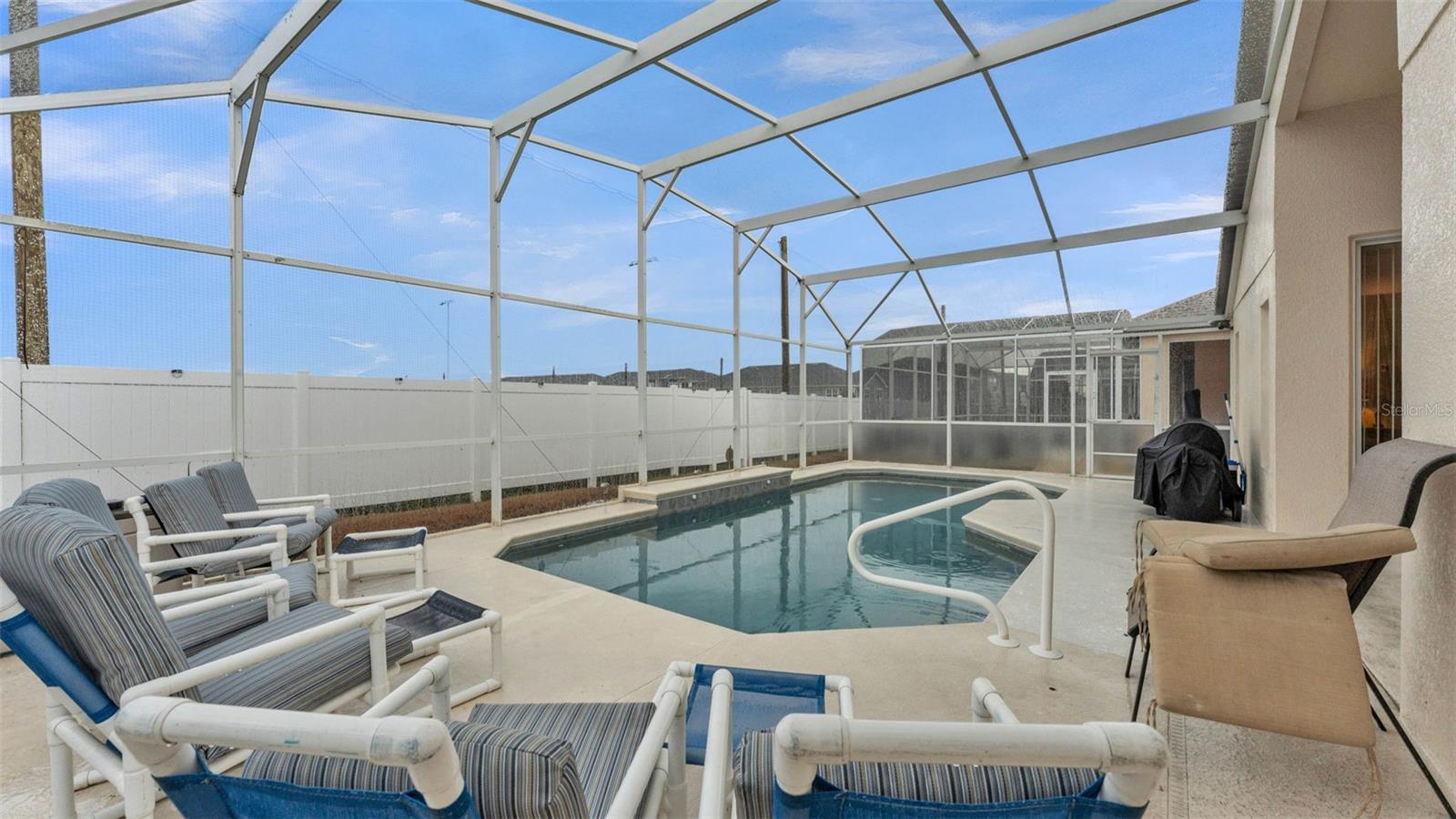 Image 36 of 40 For 506 Henley Circle