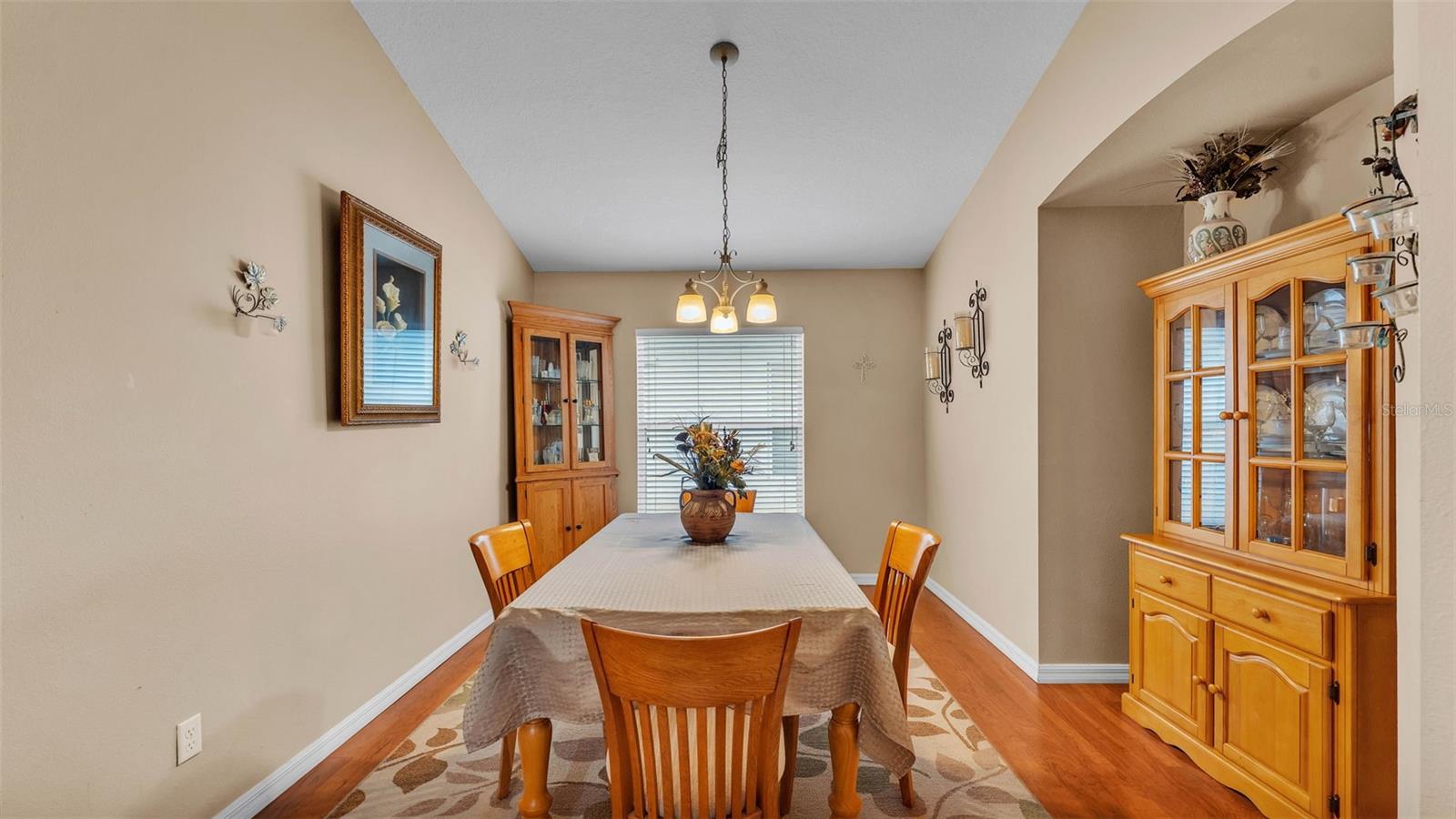 Image 4 of 40 For 506 Henley Circle