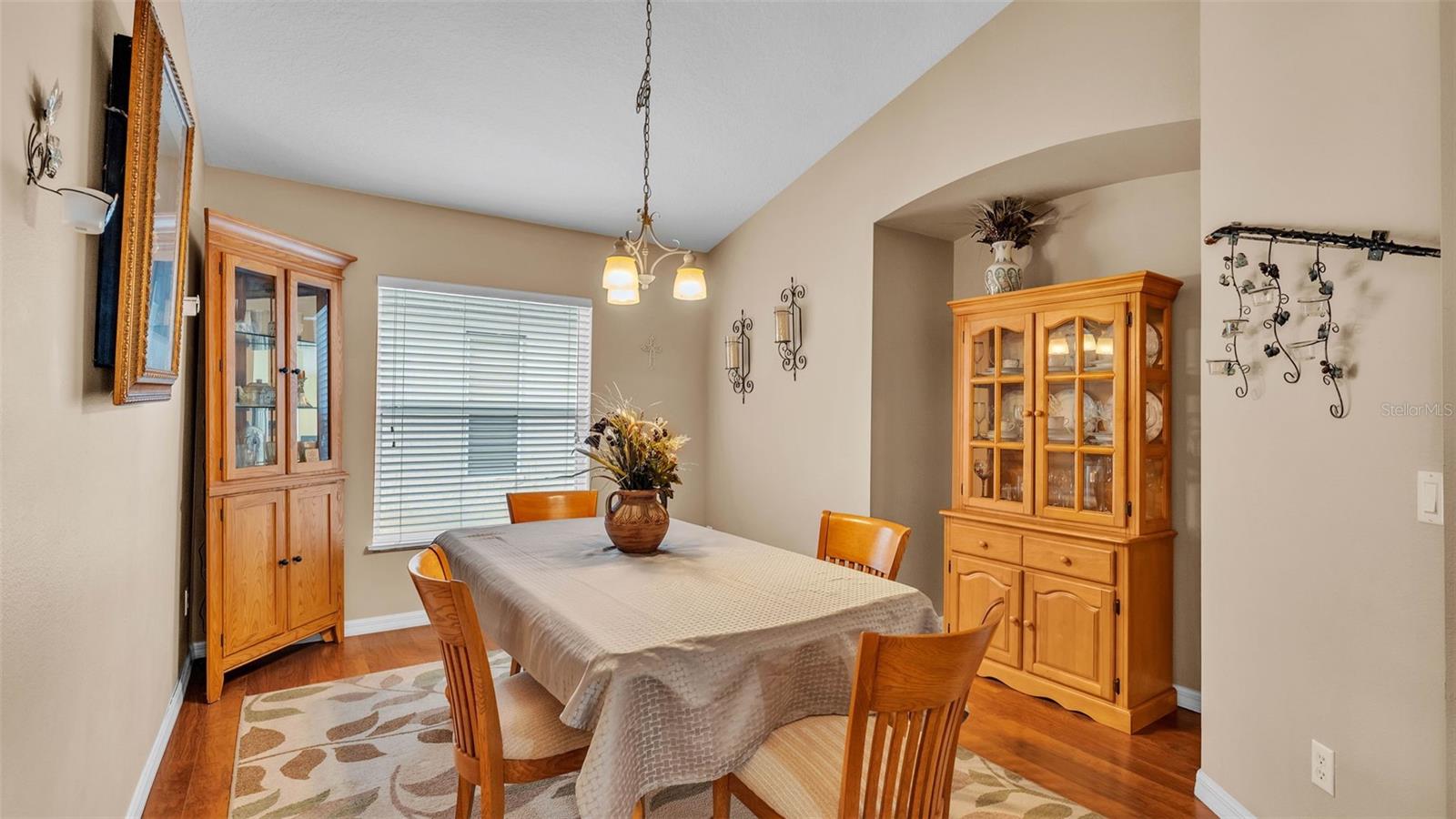 Image 5 of 40 For 506 Henley Circle