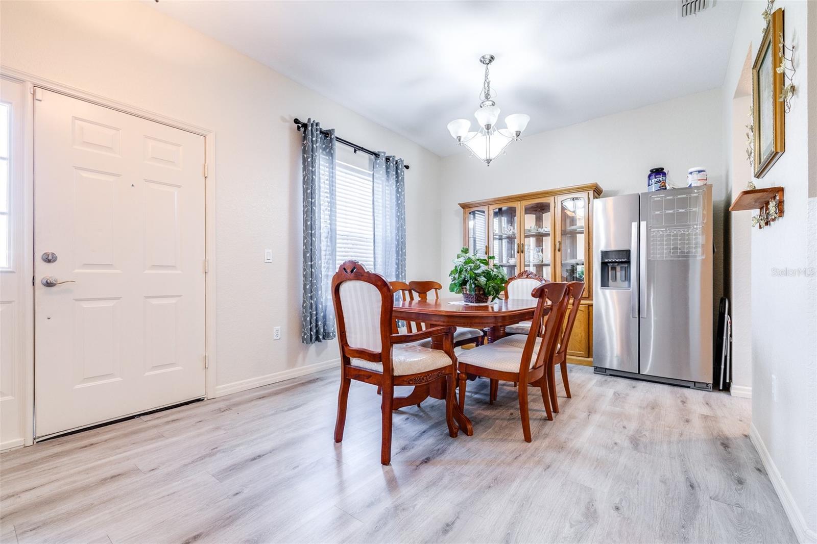 Image 3 of 30 For 3281 Enclave Boulevard