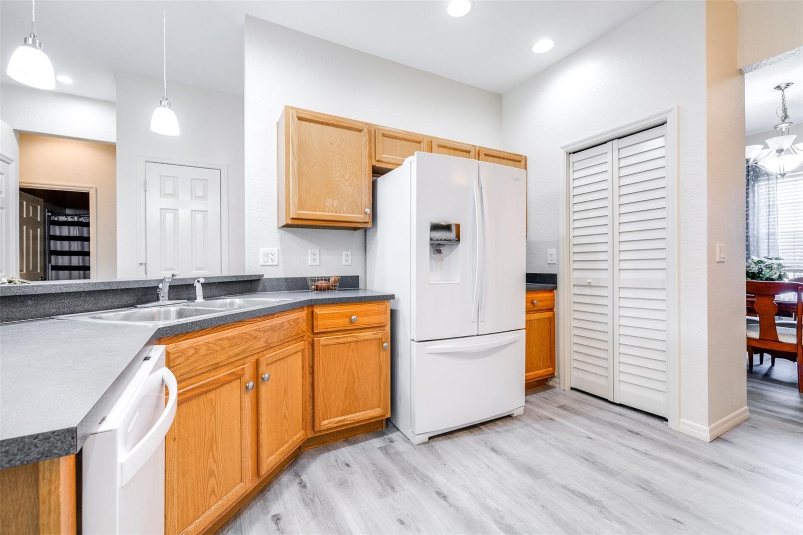 Image 6 of 30 For 3281 Enclave Boulevard