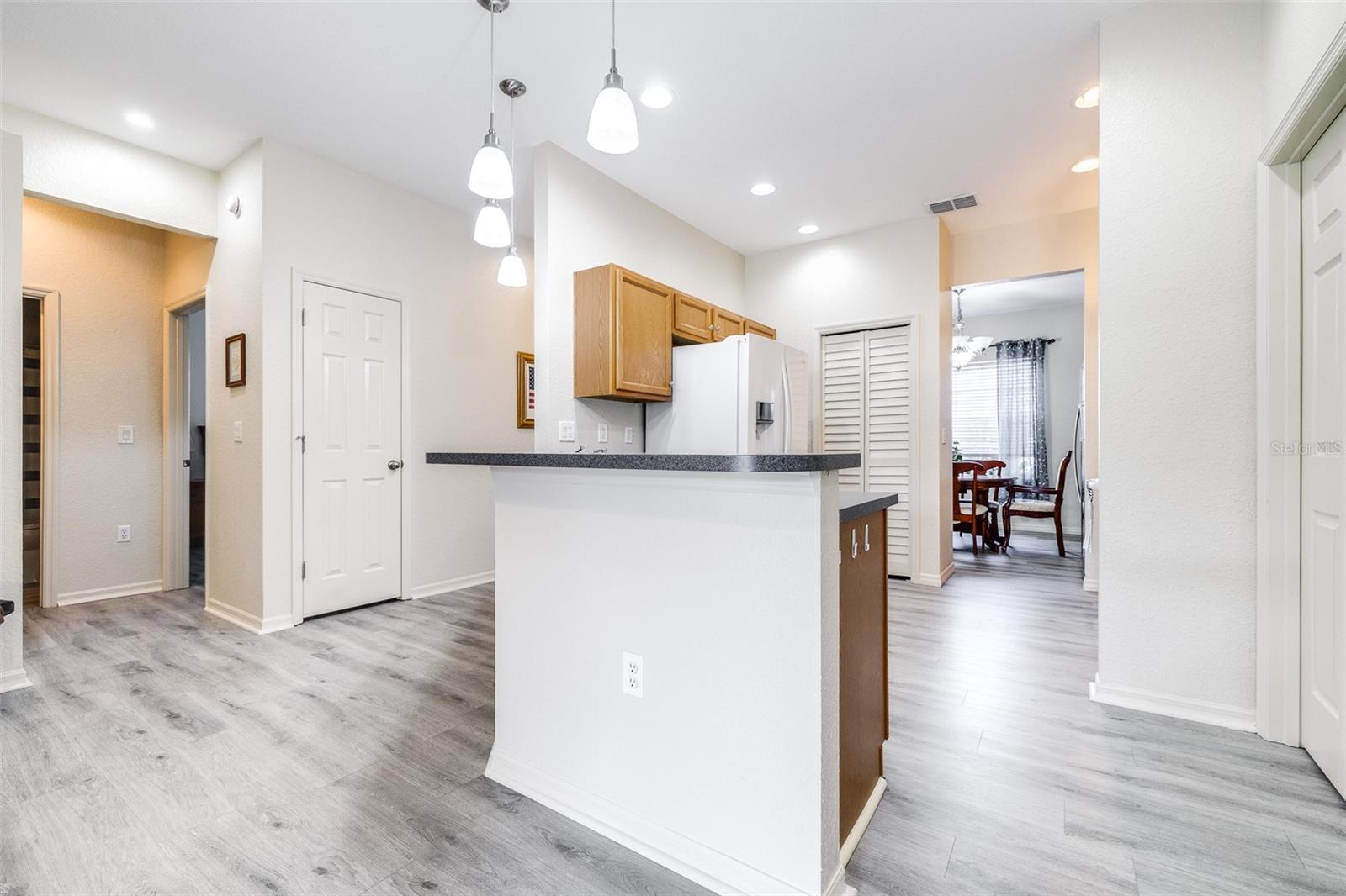 Image 8 of 30 For 3281 Enclave Boulevard