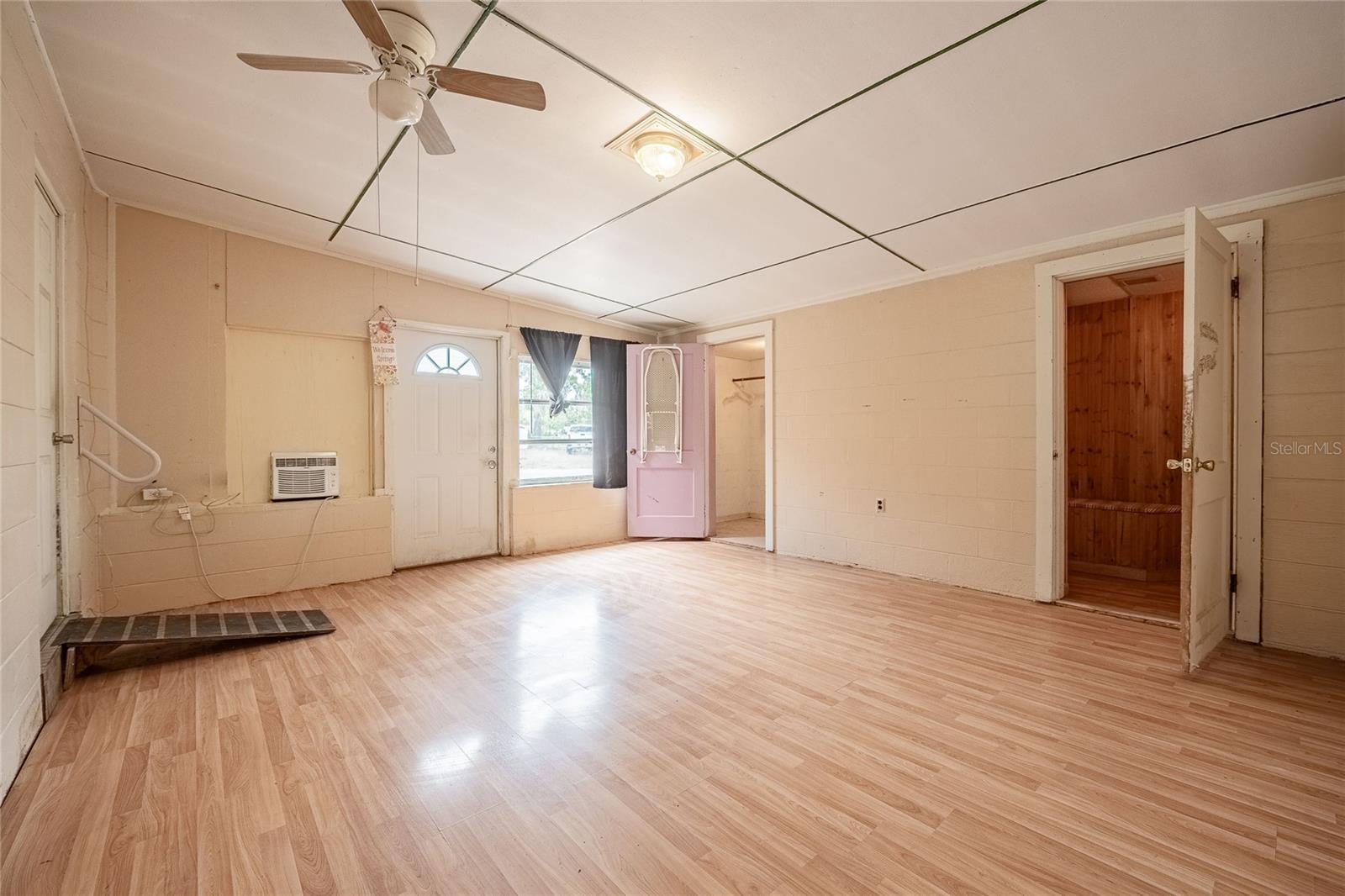 Image 19 of 34 For 415 Manor Drive