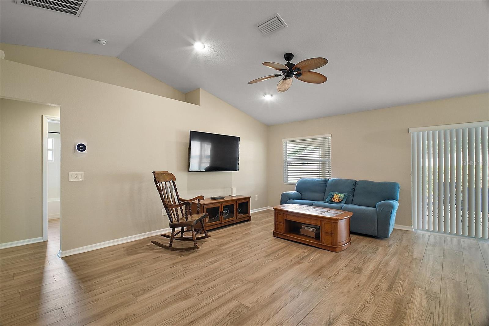 Image 17 of 28 For 305 Woods Landing Drive