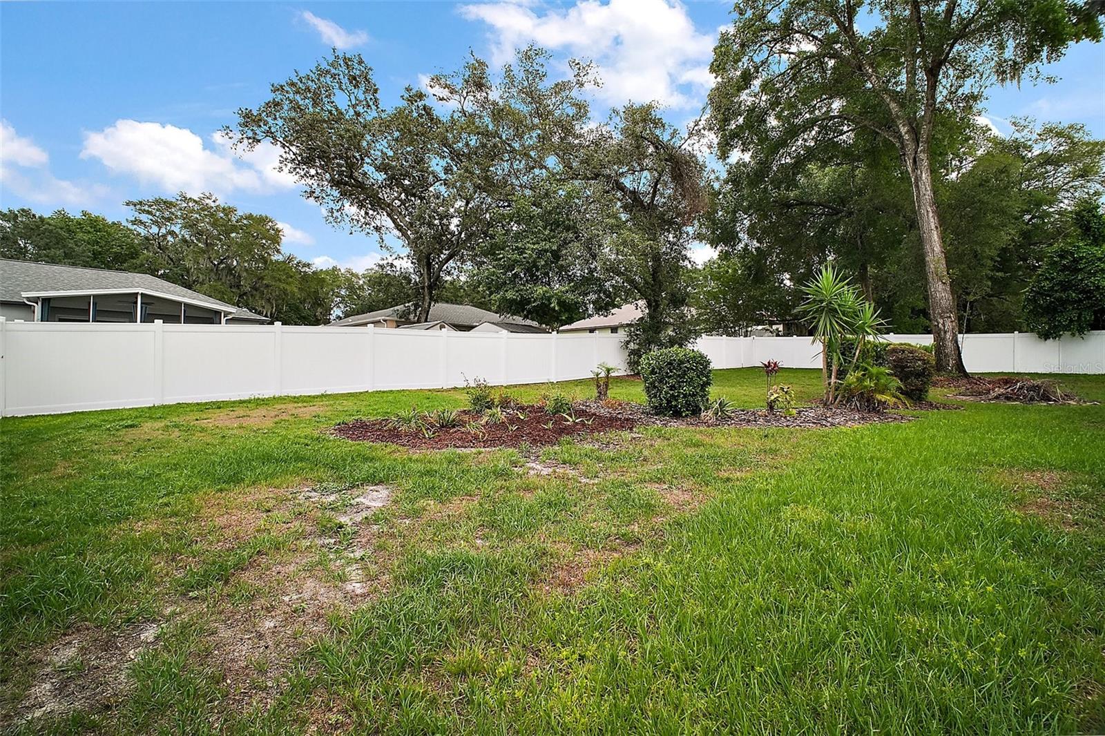 Image 7 of 28 For 305 Woods Landing Drive