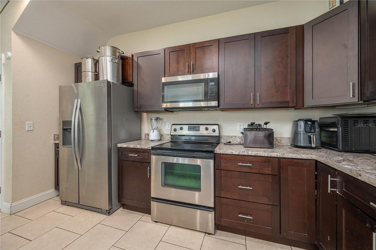 Image 2 of 20 For 1105 Watersedge Drive