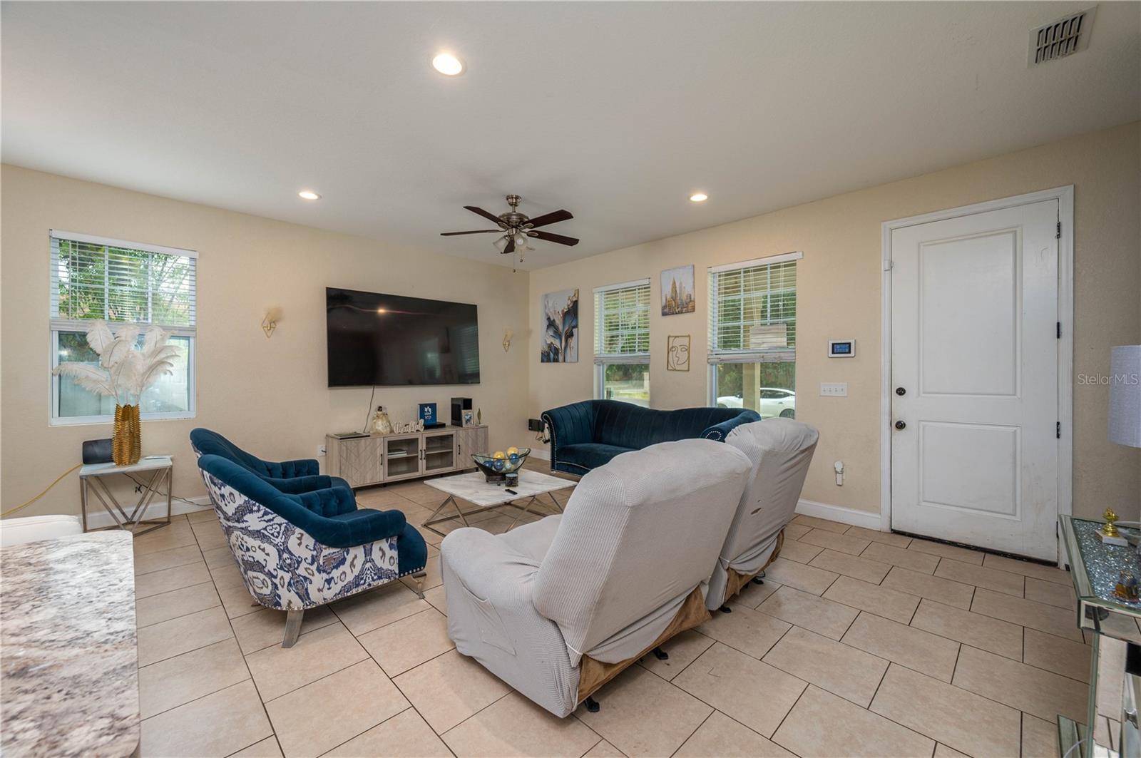 Image 8 of 20 For 1105 Watersedge Drive