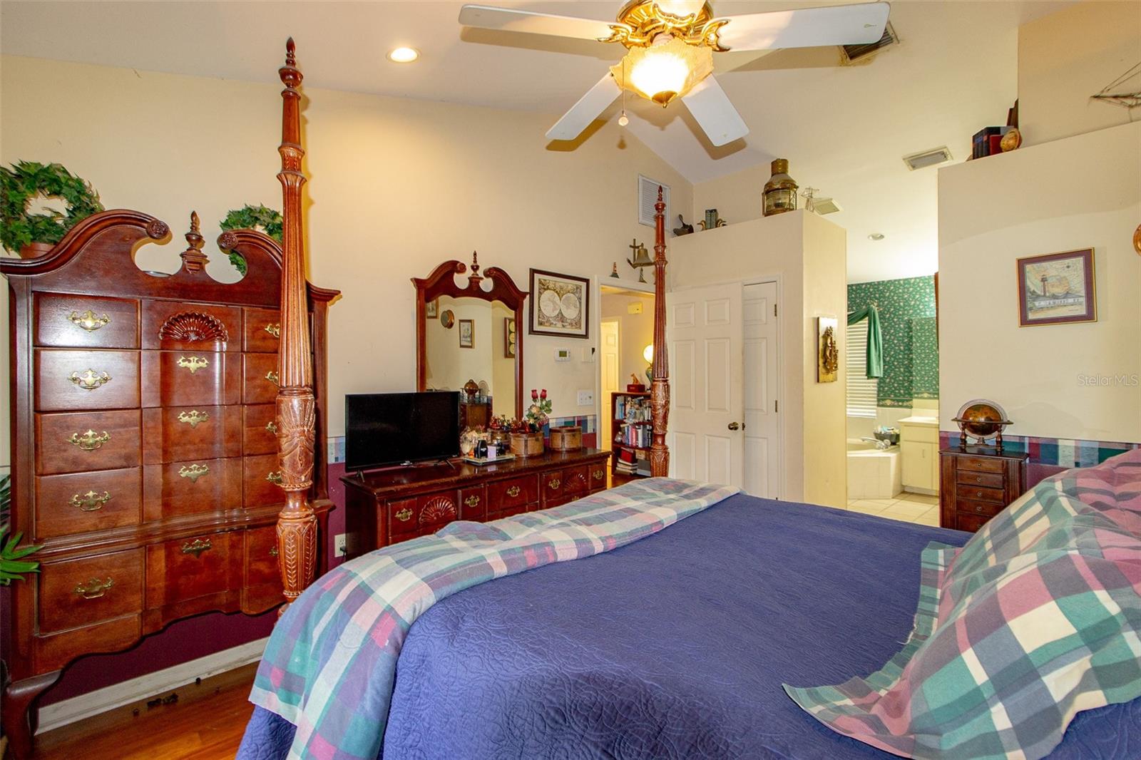 Image 36 of 45 For 330 Palmetto Street