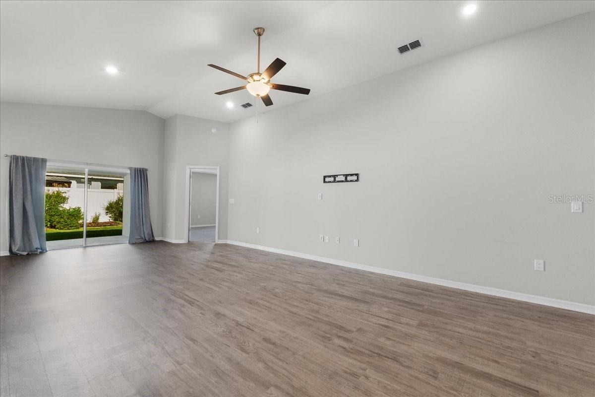 Image 18 of 46 For 1106 Tropea Lane