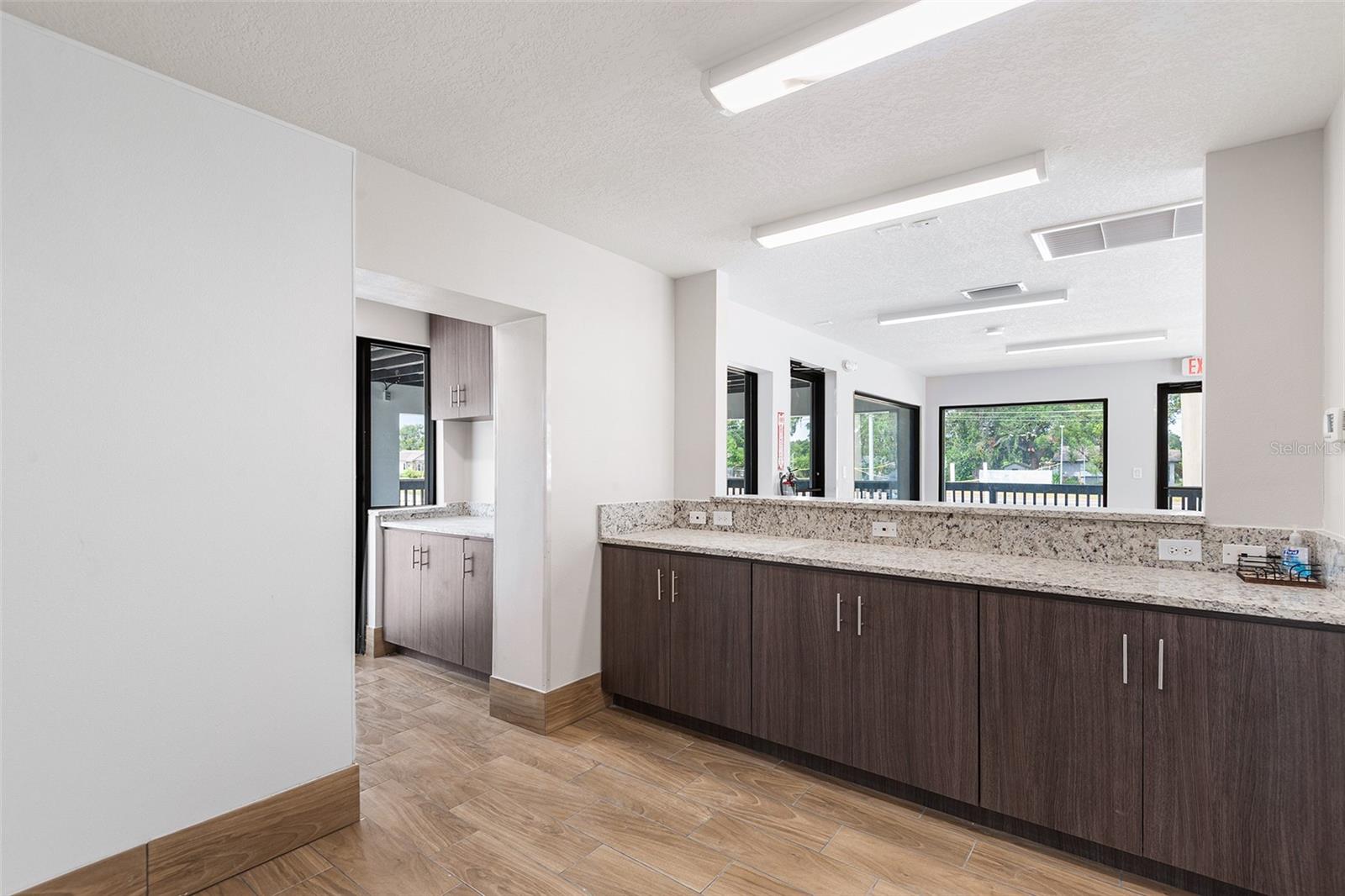 Image 21 of 31 For 1349 Combee Road