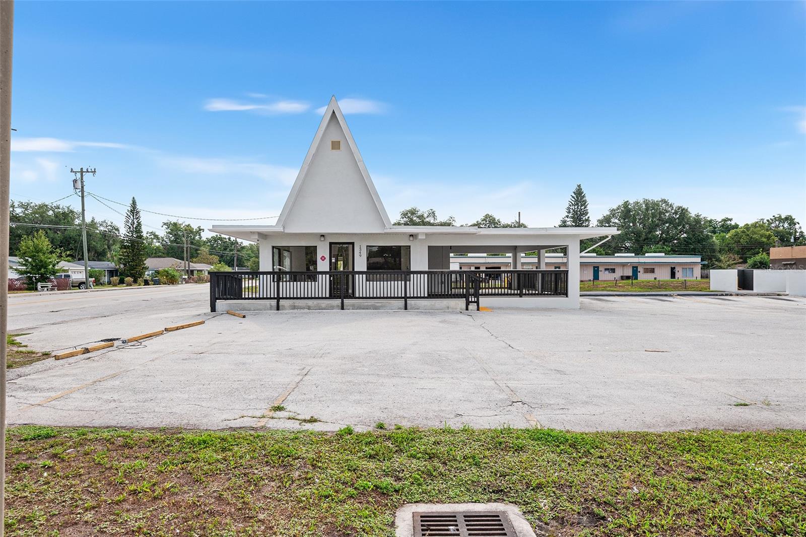 Image 4 of 31 For 1349 Combee Road