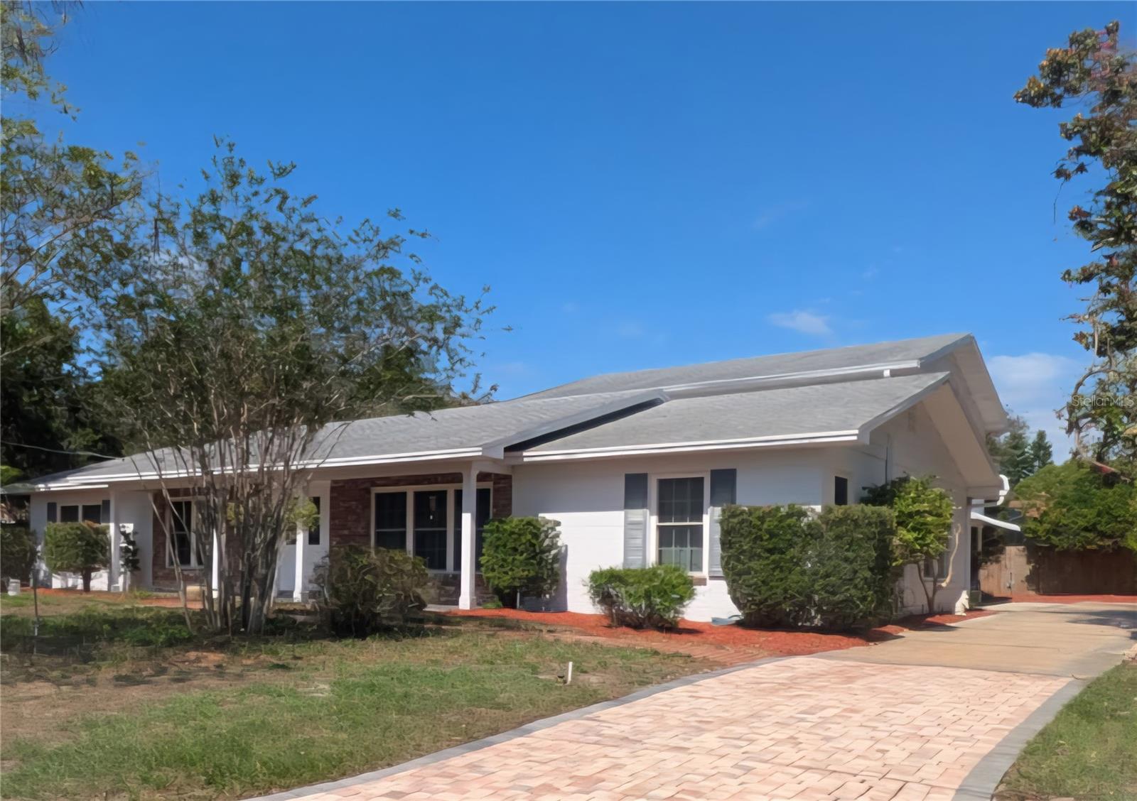 Details for 16 Golfview Circle Ne, WINTER HAVEN, FL 33881