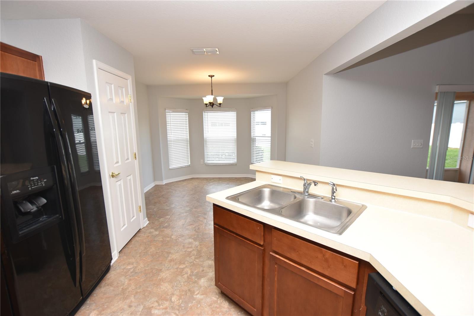 Image 8 of 31 For 1615 Laurel Meadows Drive