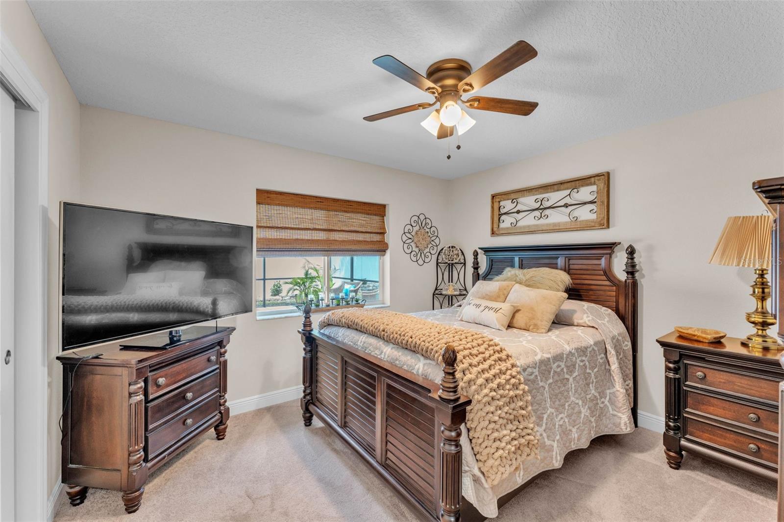 Listing photo id 23 for 11447 Adelia Street
