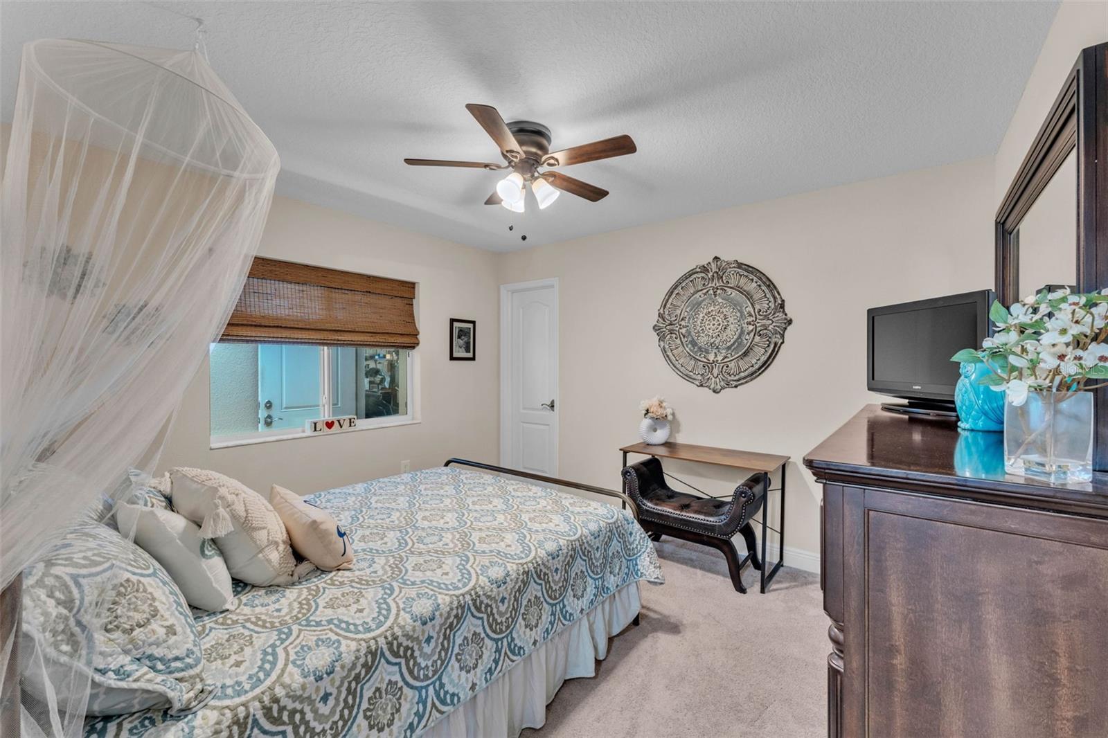 Listing photo id 25 for 11447 Adelia Street