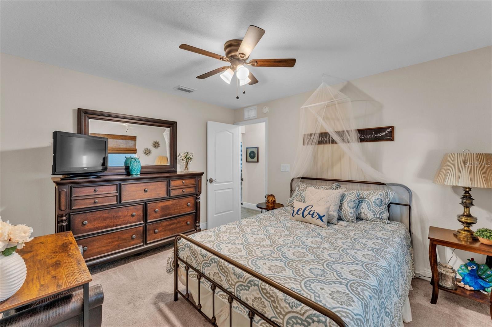 Listing photo id 27 for 11447 Adelia Street