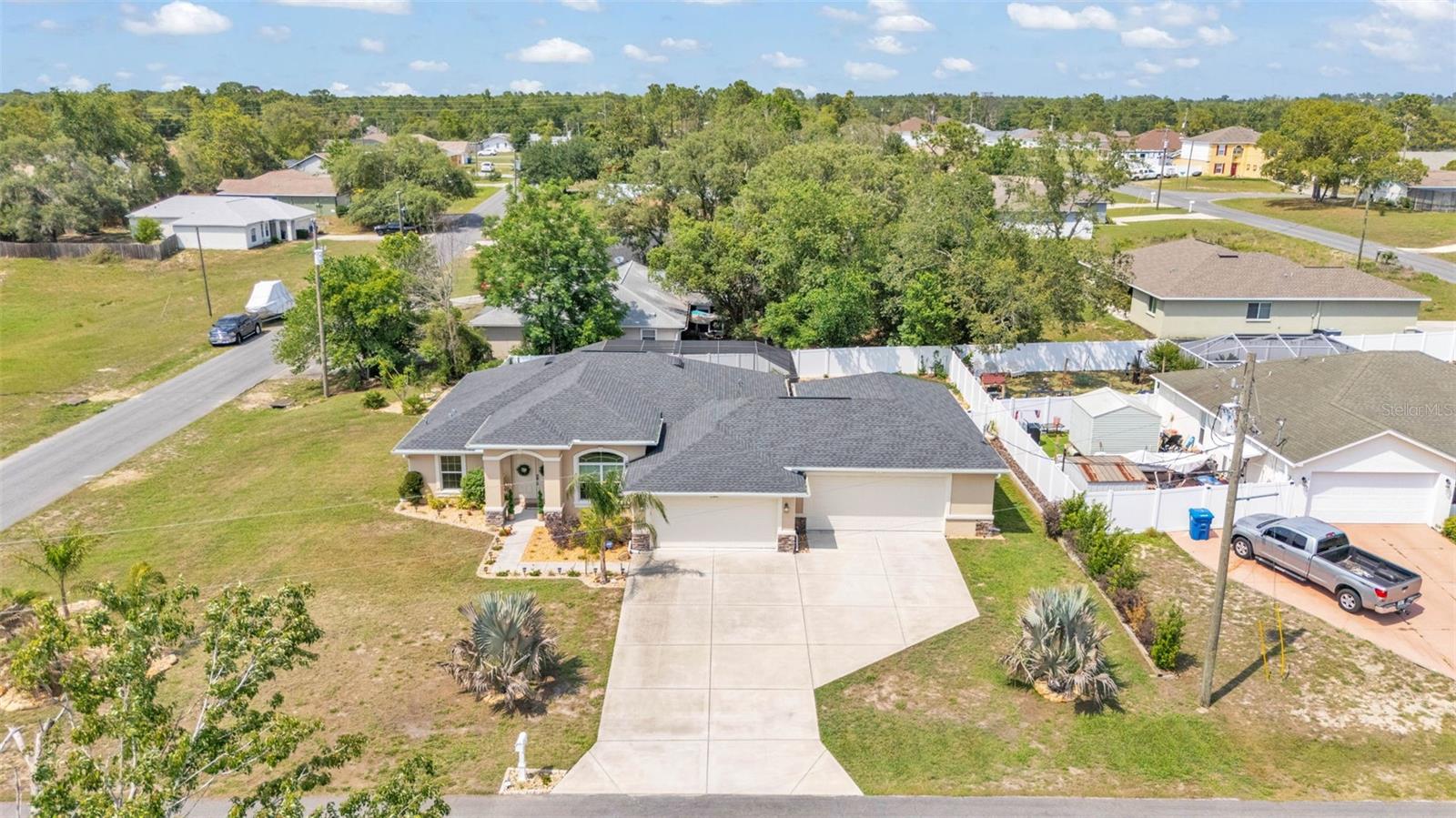 Listing photo id 1 for 11447 Adelia Street