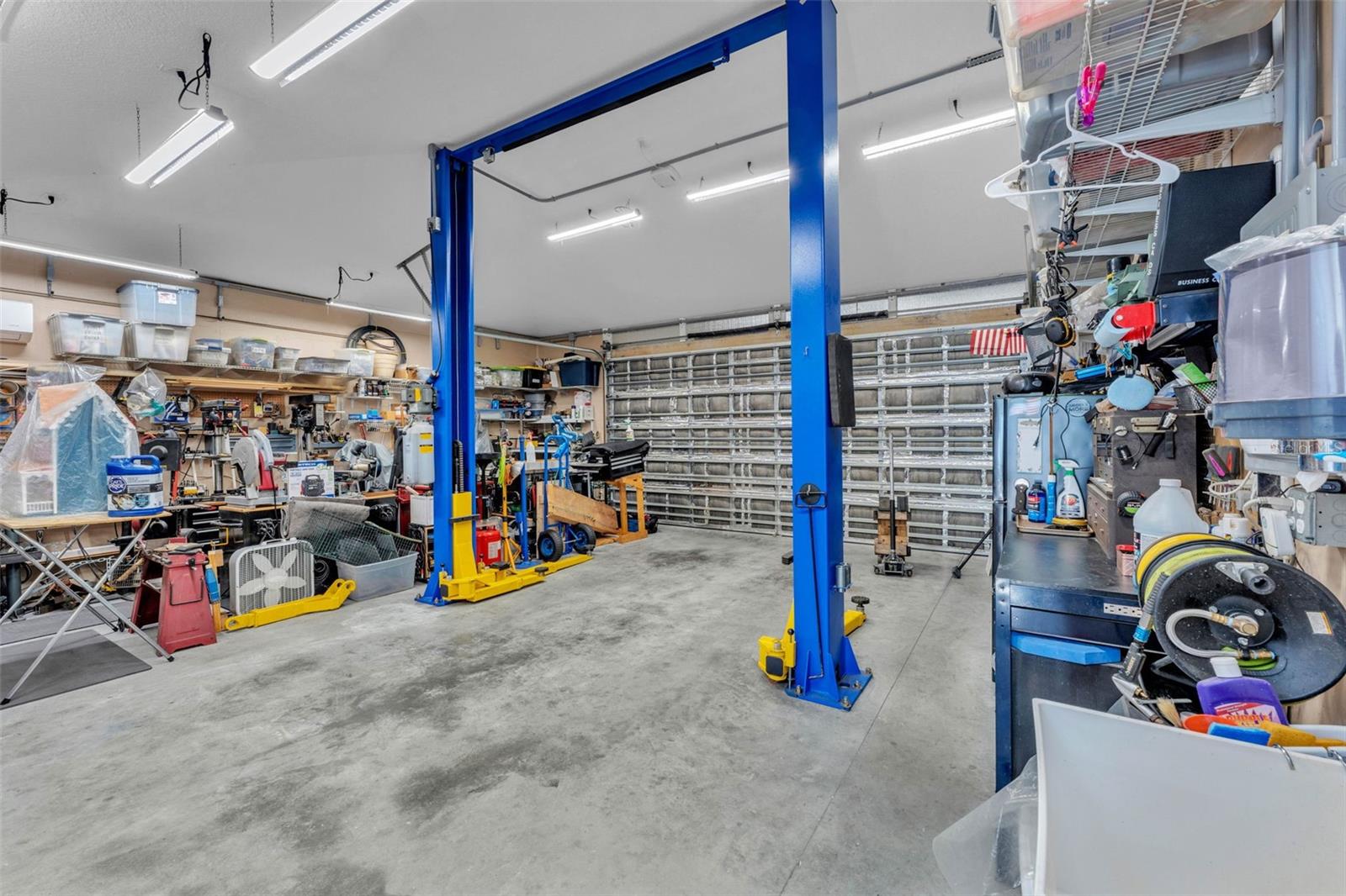 Listing photo id 29 for 11447 Adelia Street