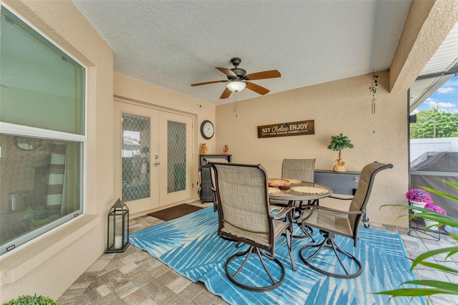 Listing photo id 36 for 11447 Adelia Street