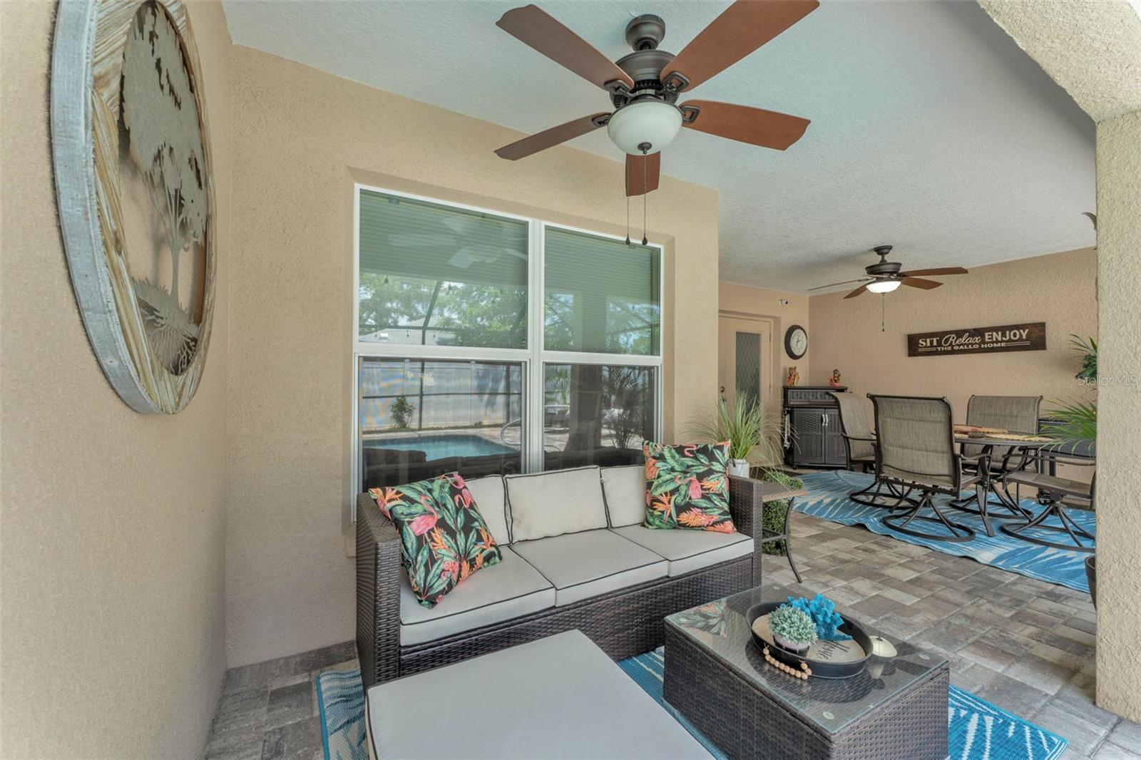 Listing photo id 37 for 11447 Adelia Street