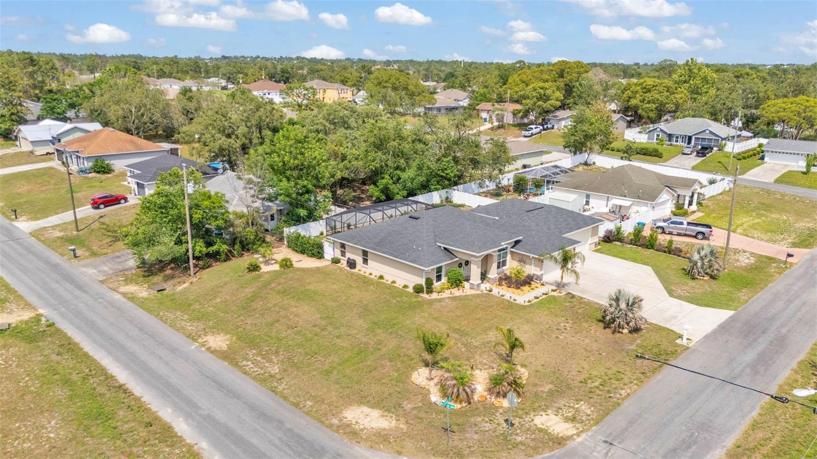 Listing photo id 42 for 11447 Adelia Street