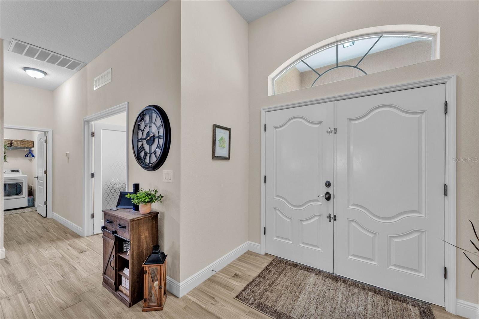 Listing photo id 6 for 11447 Adelia Street