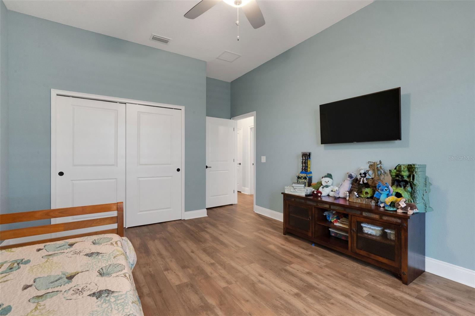 Image 21 of 62 For 1 Brogden Court Se