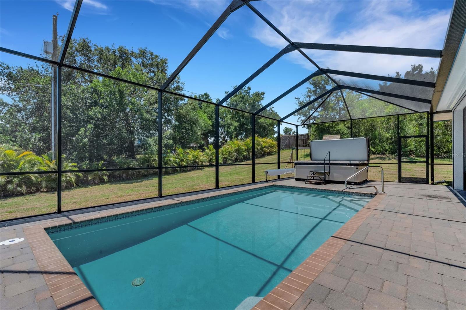Image 37 of 62 For 1 Brogden Court Se