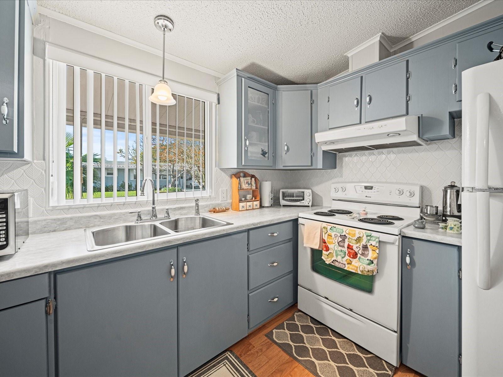 Image 3 of 29 For 6087 Southern Oaks Drive Se