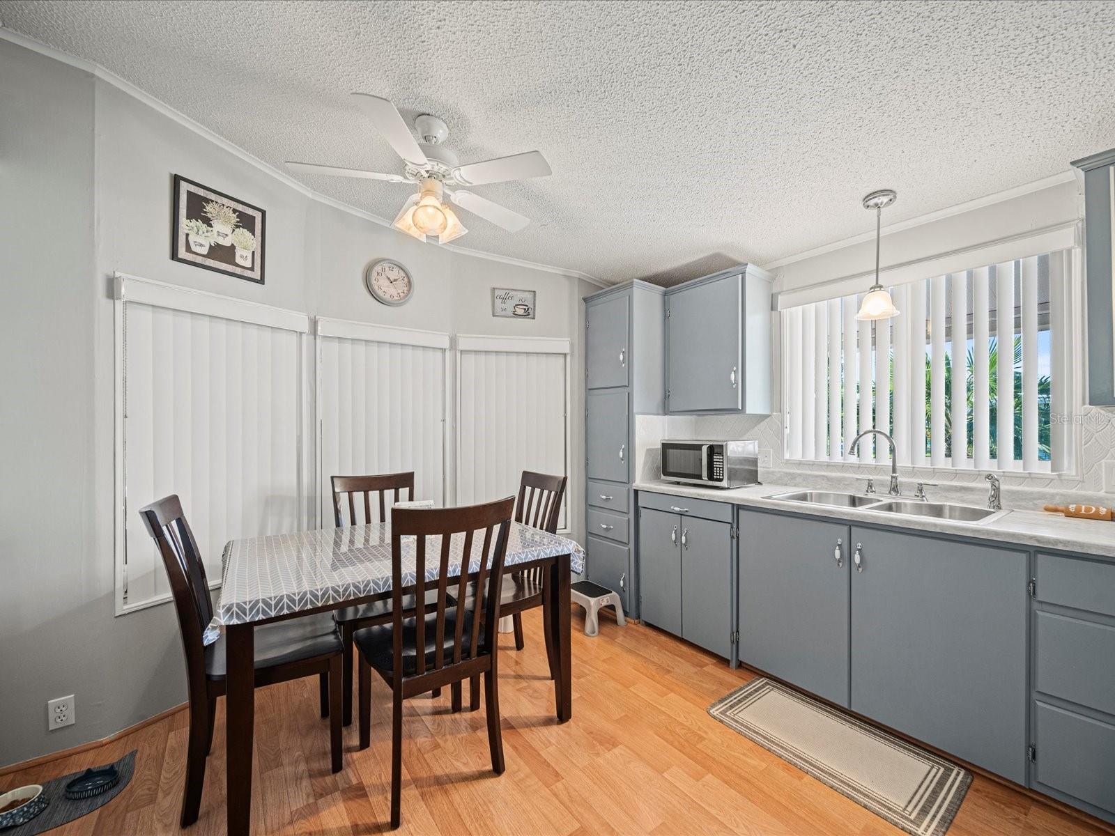 Image 4 of 29 For 6087 Southern Oaks Drive Se