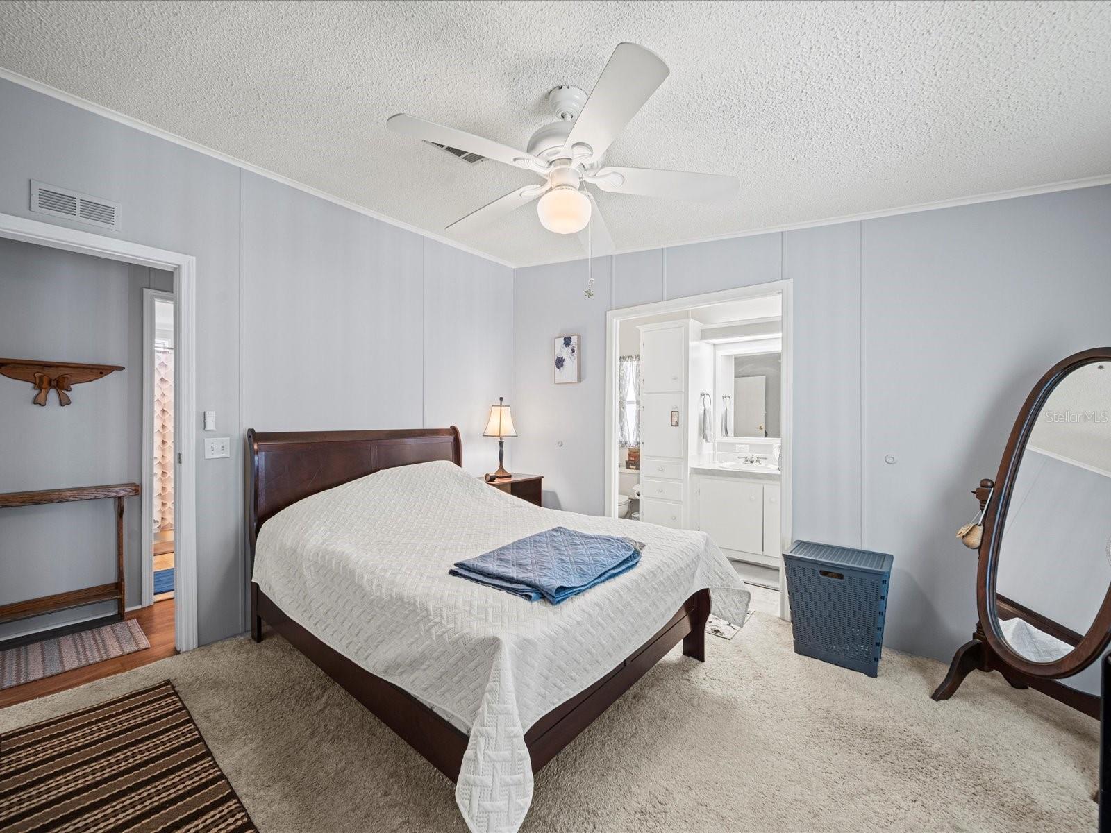 Image 6 of 29 For 6087 Southern Oaks Drive Se