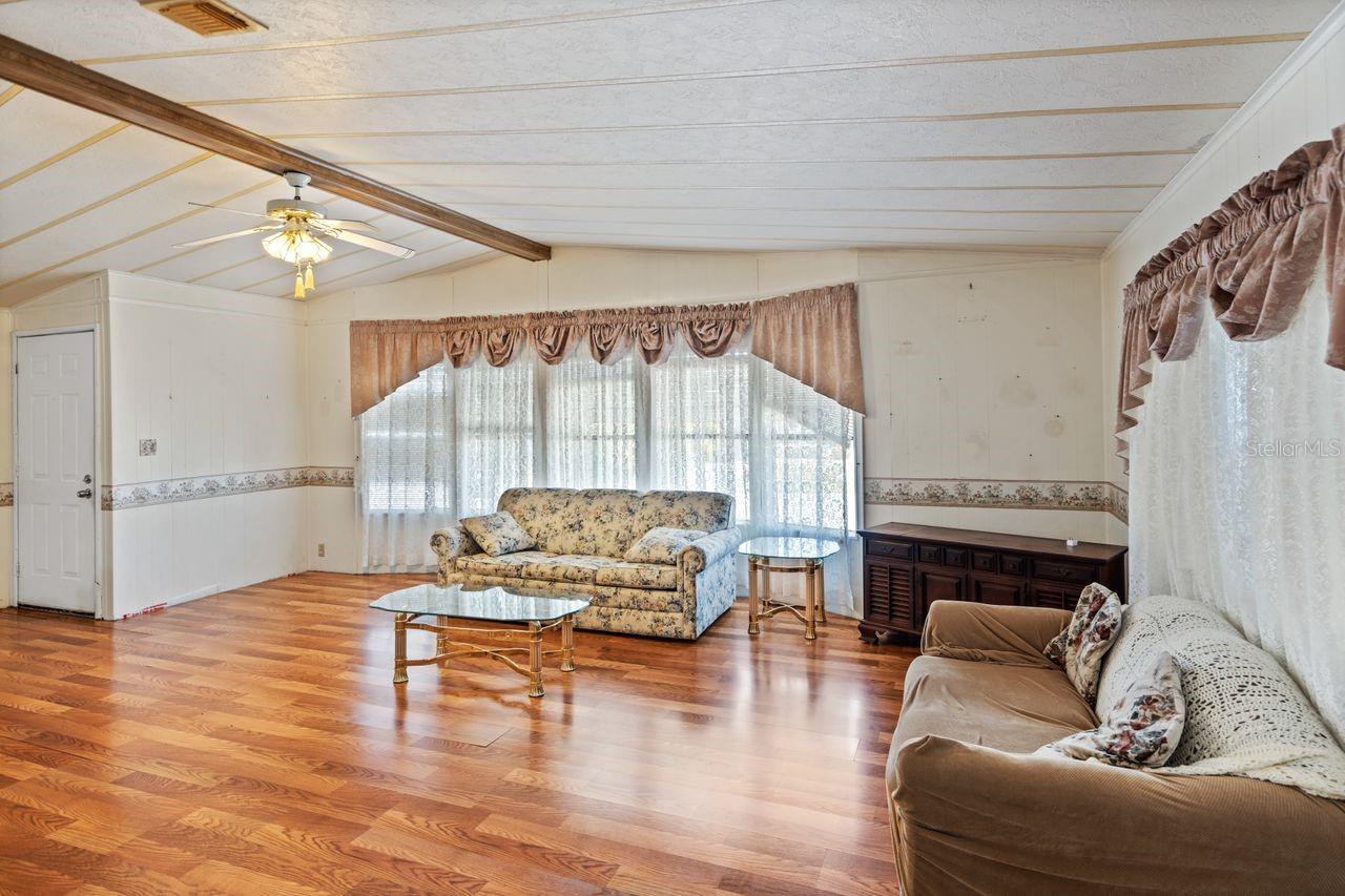 Image 11 of 44 For 6731 Canterbury Drive Ne
