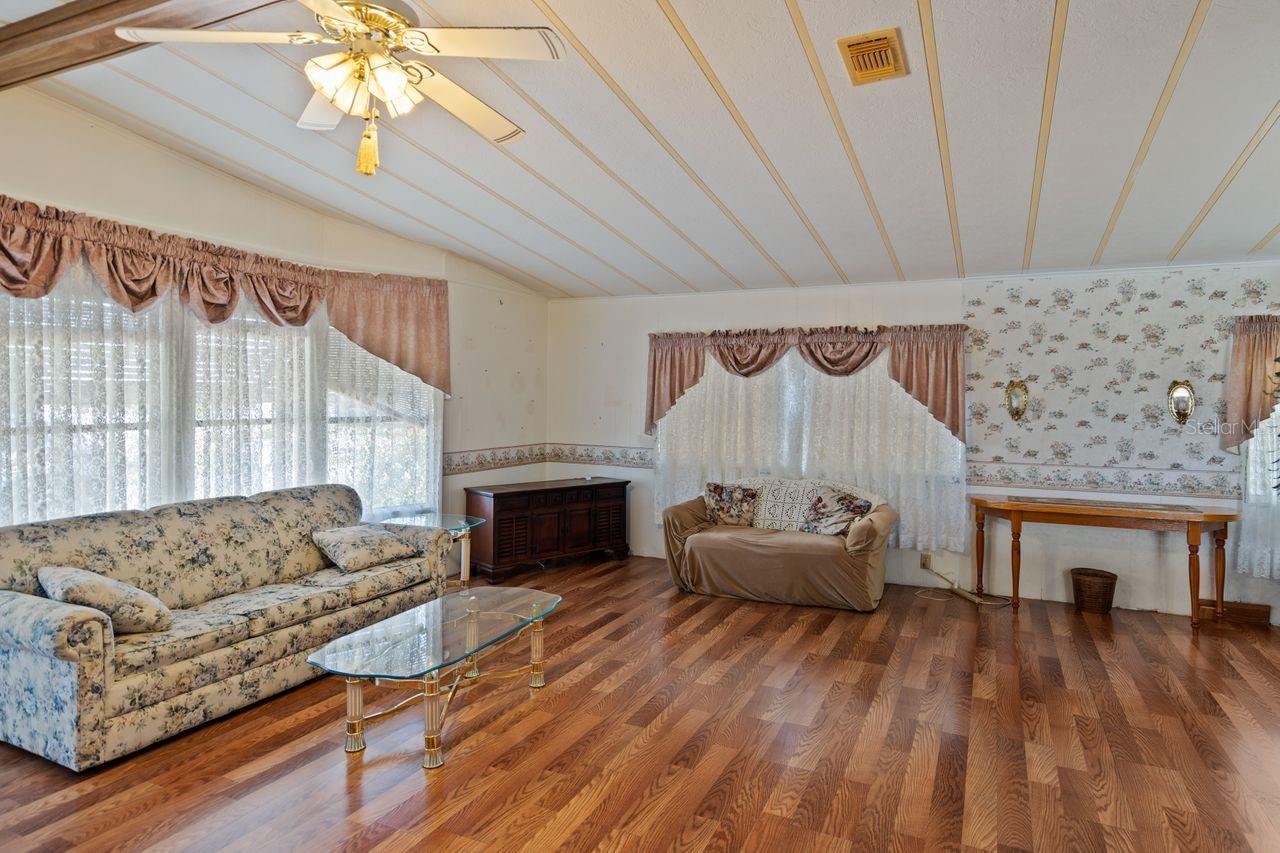Image 15 of 44 For 6731 Canterbury Drive Ne