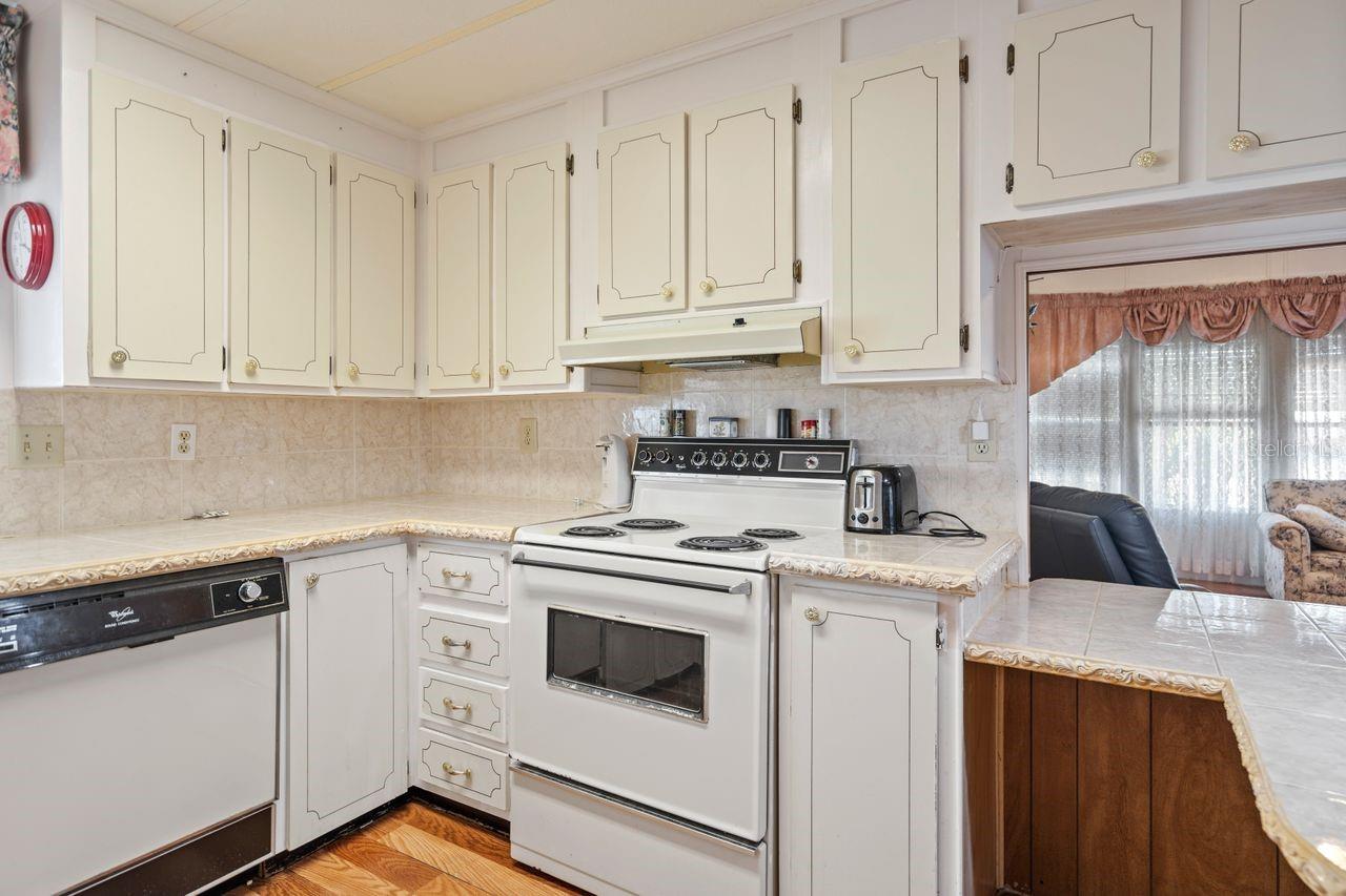 Image 20 of 44 For 6731 Canterbury Drive Ne