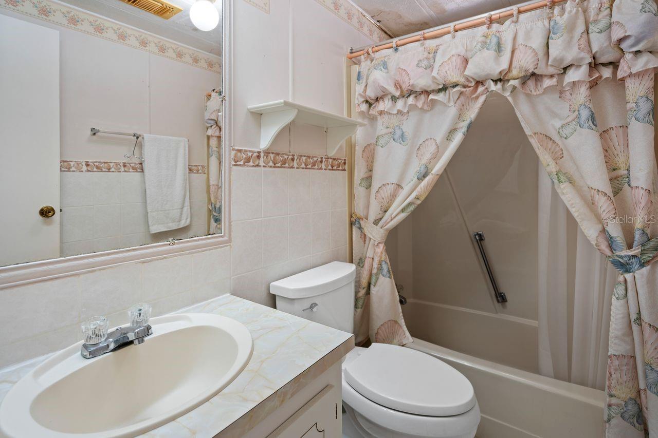 Image 34 of 44 For 6731 Canterbury Drive Ne