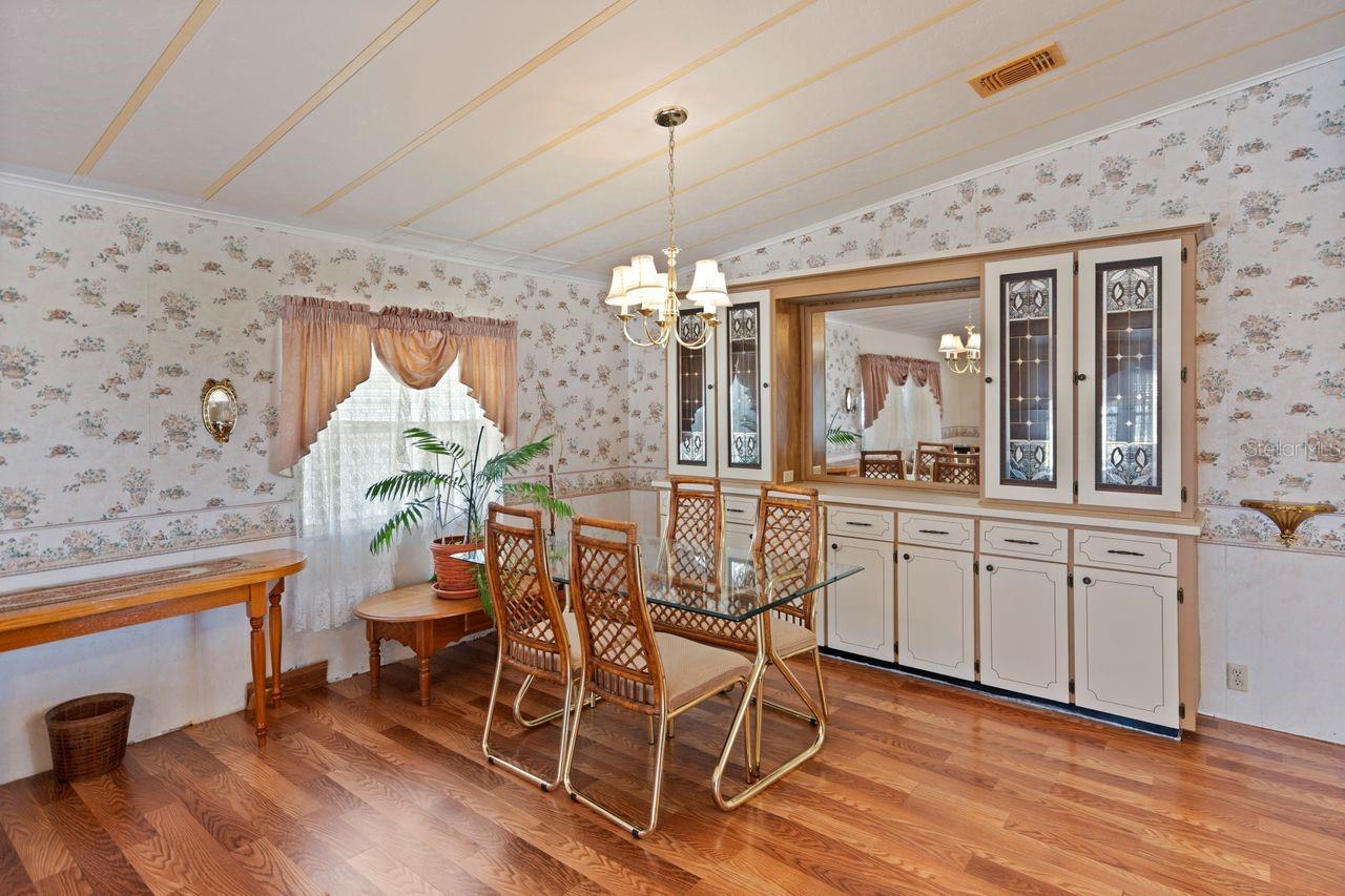Image 9 of 44 For 6731 Canterbury Drive Ne