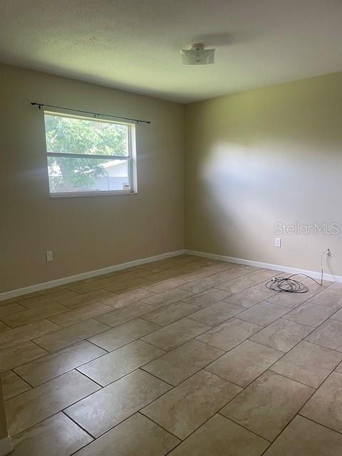 Image 17 of 26 For 4923 Celia Circle W