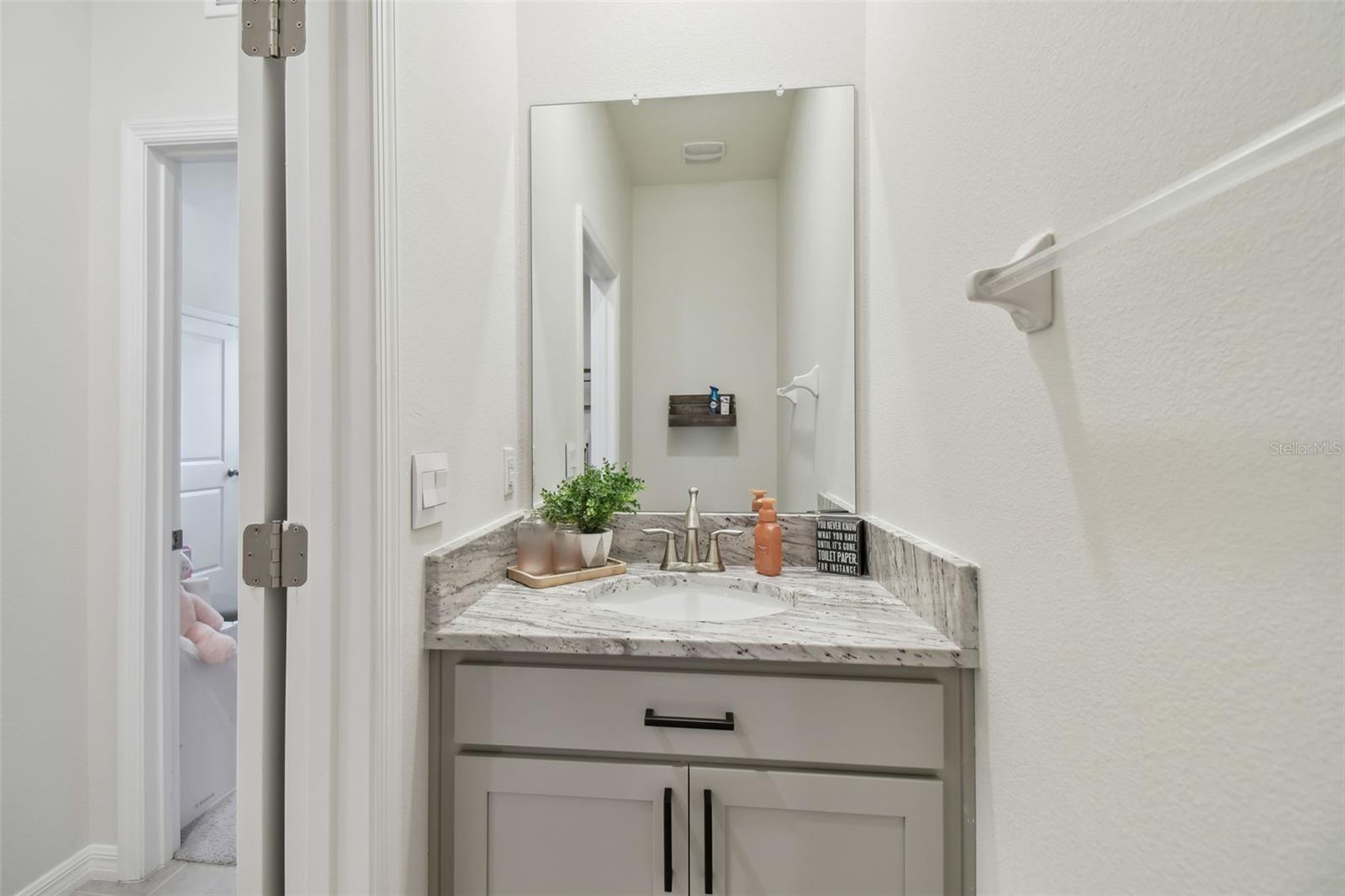 Image 15 of 67 For 15354 Sweet Springs Bend