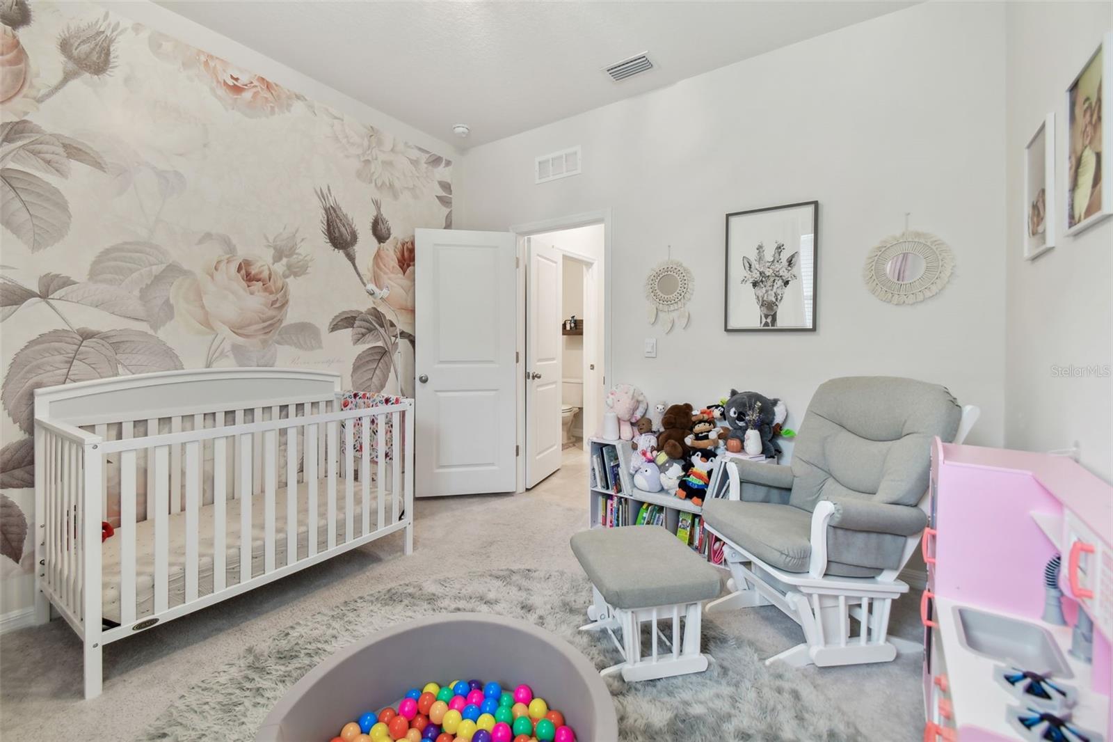 Image 17 of 67 For 15354 Sweet Springs Bend