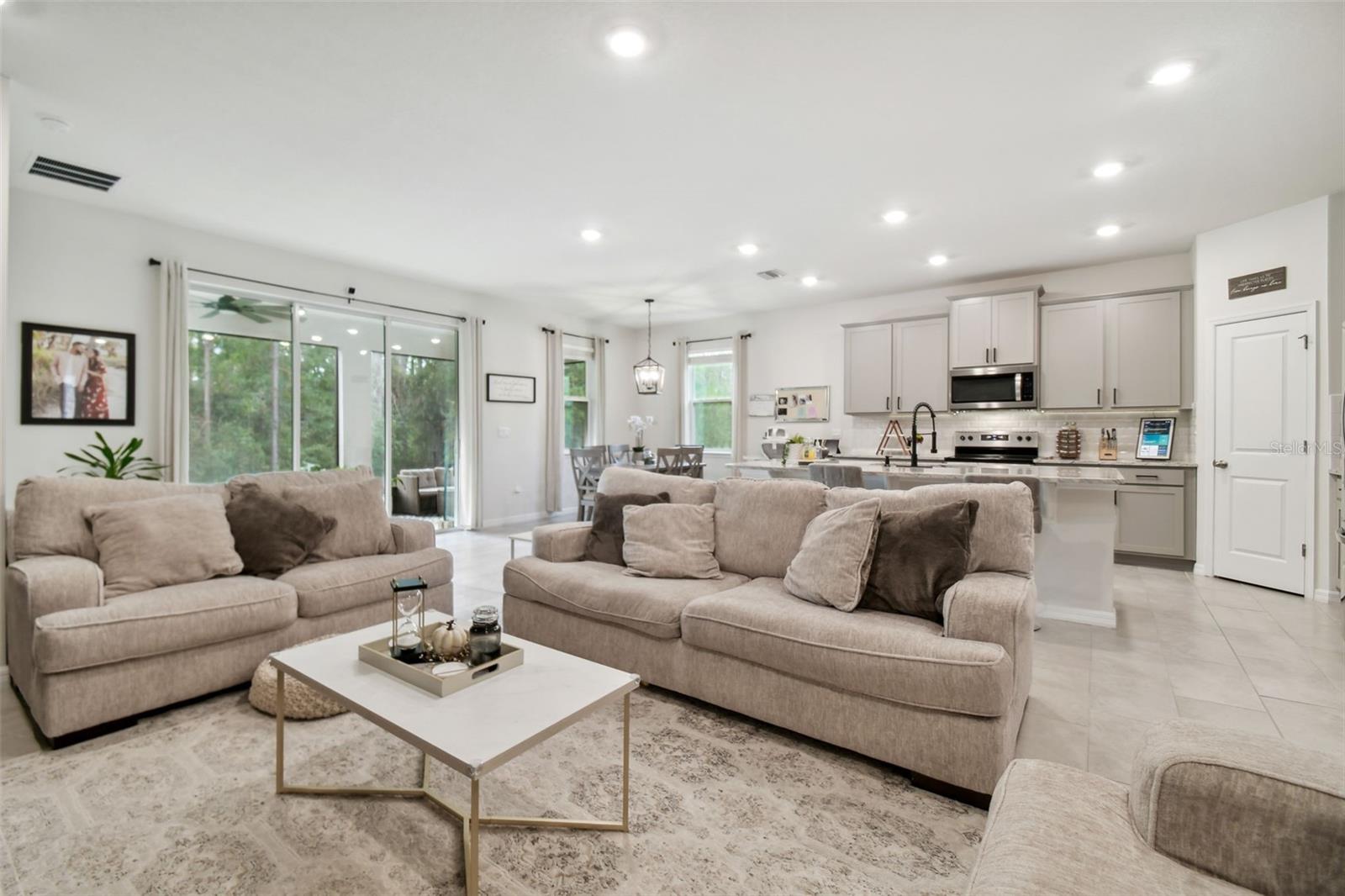Image 20 of 67 For 15354 Sweet Springs Bend