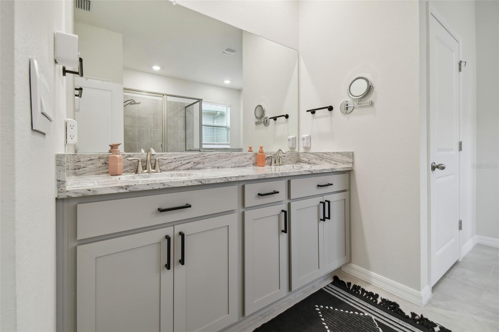 Image 40 of 67 For 15354 Sweet Springs Bend