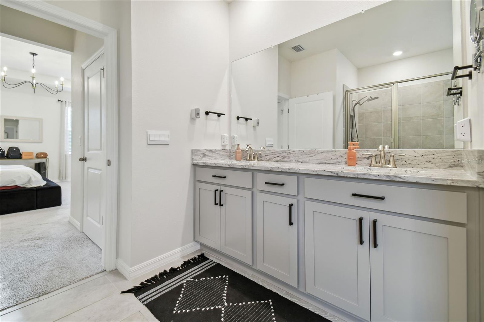 Image 41 of 67 For 15354 Sweet Springs Bend