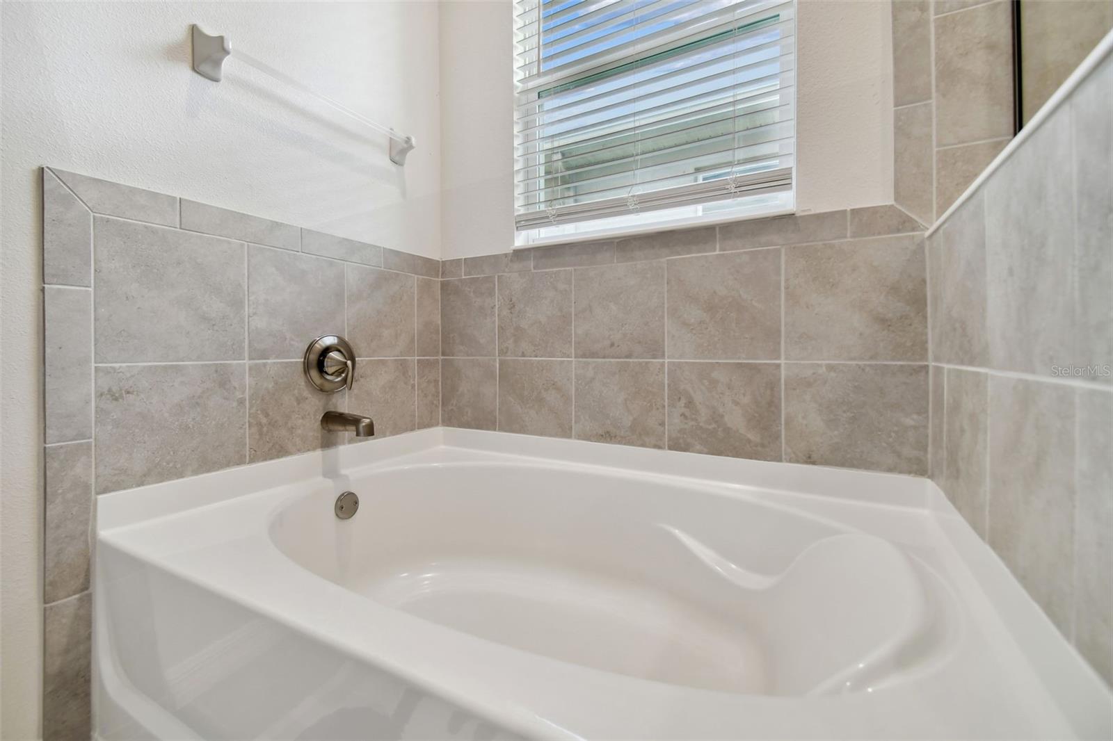 Image 44 of 67 For 15354 Sweet Springs Bend