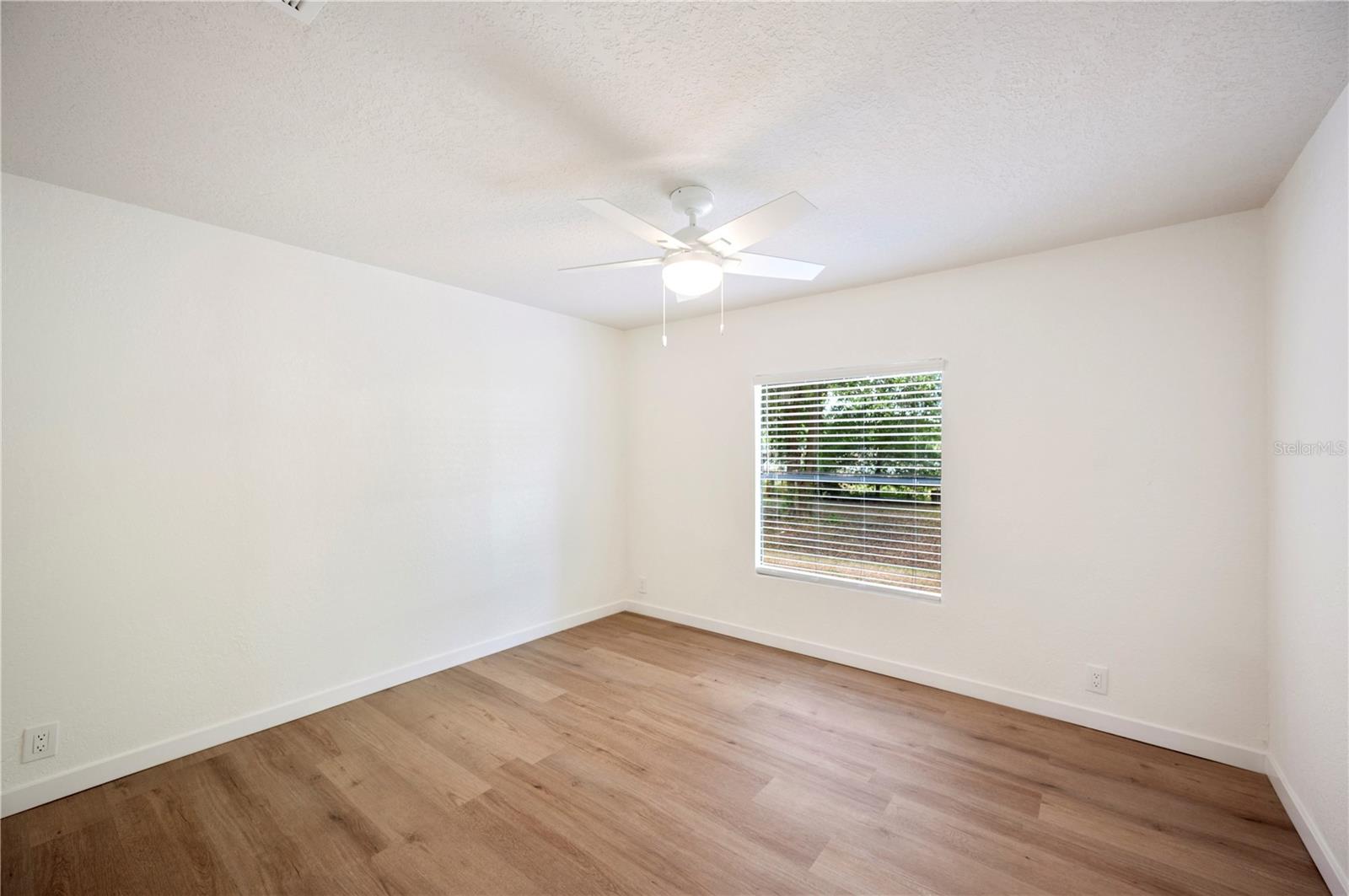 Image 12 of 18 For 6527 Fernwood Drive